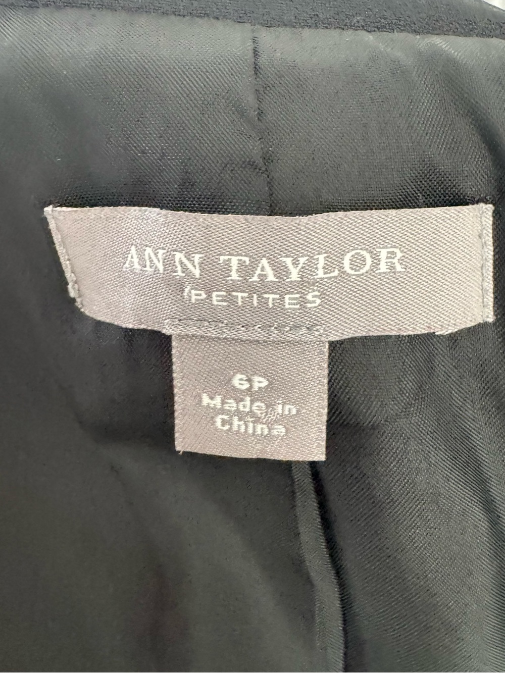Ann Taylor Skirt Suit Set Classic Black - Sice 6P (jacket) and size 6 skirt - Picture 6 of 7